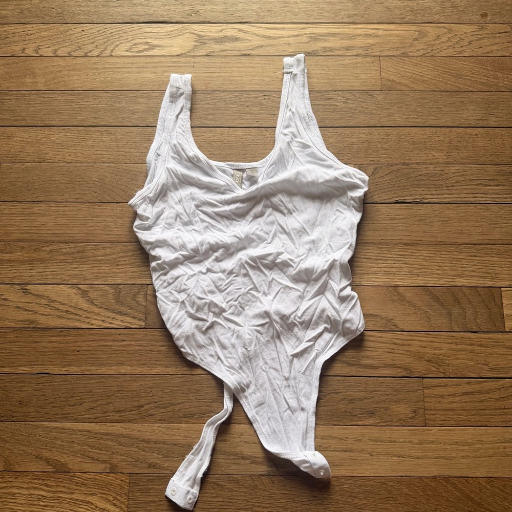 ASOS design White cotton US4